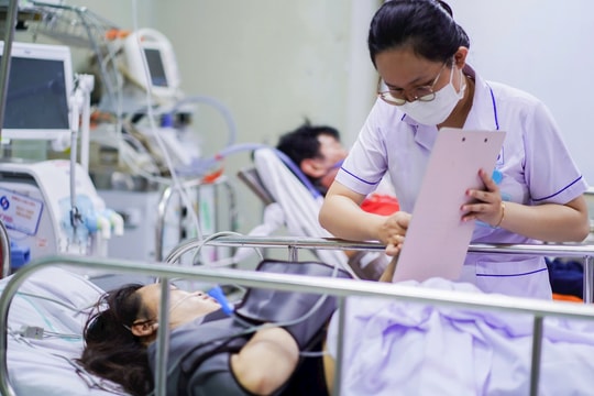 Tình trạng 2 nạn nhân may mắn thoát chết trong vụ cháy quán ăn ở TP.HCM