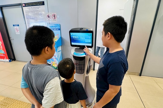 Trải nghiệm công nghệ số tại ga Metro
