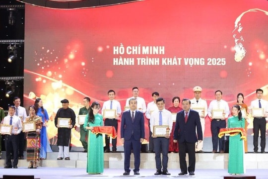 Tôn vinh 27 điển hình học tập và làm theo tư tưởng, đạo đức, phong cách Hồ Chí Minh