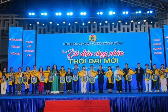 Sôi động chương trình vũ điệu công nhân thời đại mới