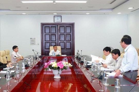 Xem xét khen thưởng cấp Nhà nước và cấp thành phố cho ngành giáo dục