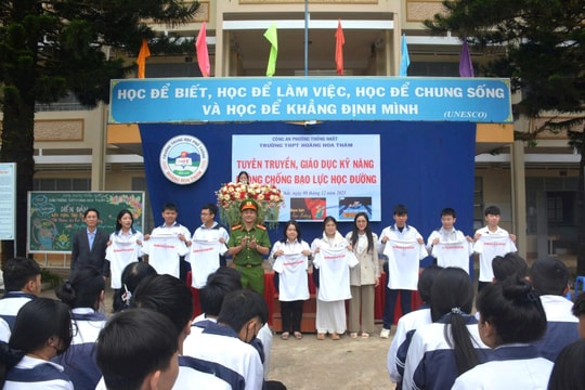 Tuyên truyền về phòng chống bạo lực học đường : “Mỗi tuần một chủ đề – một câu chuyện về an ninh trường học”