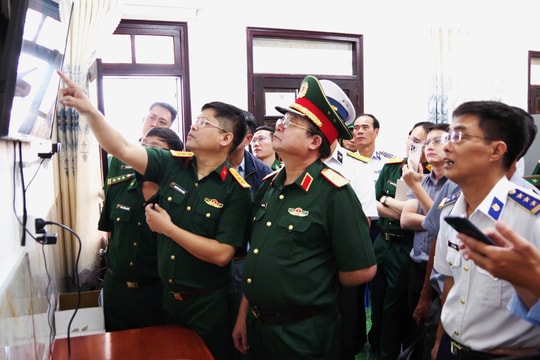 Bộ Quốc phòng kiểm tra công tác chống khai thác IUU tại tỉnh Cà Mau