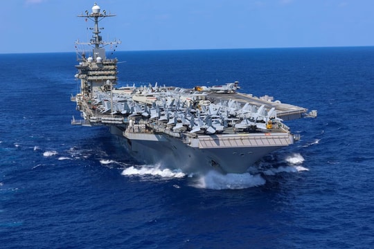 Nhầm tiêm kích thành tên lửa, tàu chiến Mỹ bắn hạ F/A-18 Super Hornet