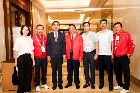 Bộ trưởng Nguyễn Văn Hùng thăm, động viên tinh thần thi đấu của Đoàn Thể thao Việt Nam