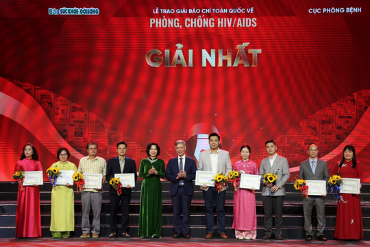 Vinh danh những tác phẩm báo chí góp phần đẩy lùi HIV/AIDS