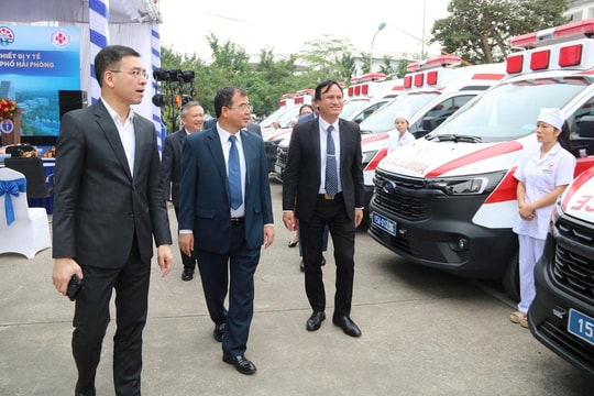 Hải Phòng tiếp nhận 15 xe cứu thương tiêu chuẩn và cao cấp