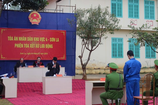 Từ bỏ điều trị cai nghiện để mua bán, sử dụng ma túy, lĩnh 5 năm tù