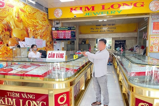 Khởi tố vụ 3 lần dùng “vàng mã” lừa chủ tiệm vàng