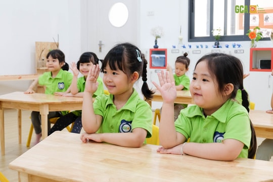 Tổ chức lớp học toán tư duy, luyện viết chữ đẹp có bị coi là dạy thêm?
