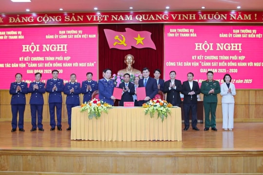 Ký kết chương trình phối hợp Cảnh sát biển đồng hành với ngư dân
