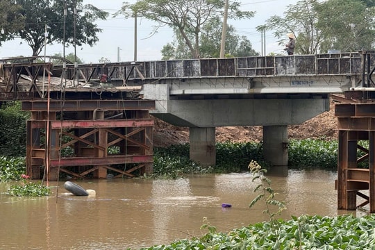 Nguyên nhân khiến cầu tạm Ông Mười Tâm ở Tây Ninh bị sập