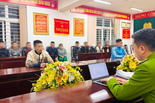 Huế: Bắt quả tang 18 đối tượng đánh bạc tại quán cà phê