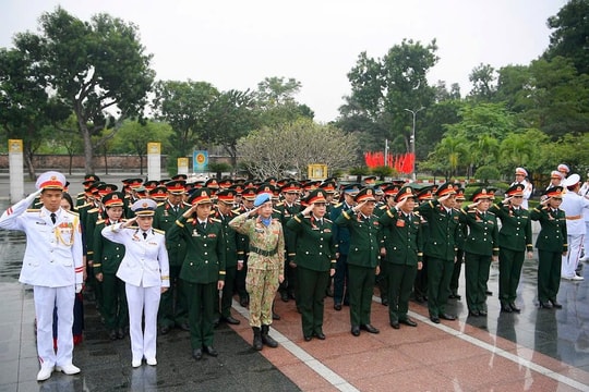 Xứng đáng với '10 chữ vàng' Quân ủy Trung ương trao tặng phụ nữ Quân đội