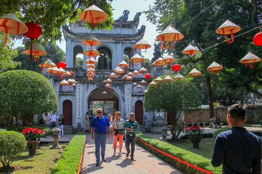 Hà Nội tìm “lối đi mới” để hút khách quốc tế ở lâu, chi tiêu nhiều