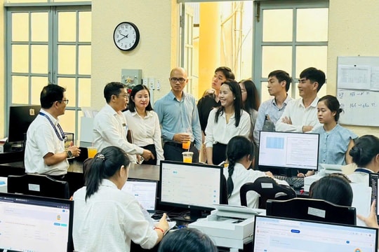 Đoàn công tác TANDTC khảo sát công tác chuyển đổi số tại TAND hai cấp TP.HCM