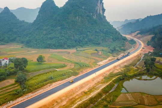 Thông tuyến cao tốc Đồng Đăng – Trà Lĩnh: Mở trục giao thông chiến lược vùng biên giới Đông Bắc