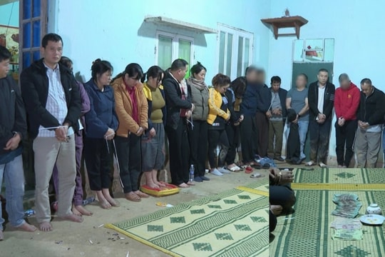 Đột kích sới bạc quy mô lớn, tạm giữ 15 đối tượng