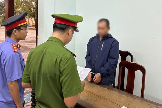 Dùng dao chém vợ trọng thương vì mâu thuẫn