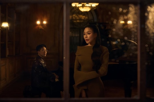 Hồ Quỳnh Hương trở lại sau 11 năm với "Khi Em Hát"