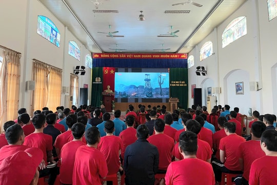 Hải Phòng tổ chức sinh hoạt chính trị cho học viên cai nghiện qua phim “Mưa đỏ”