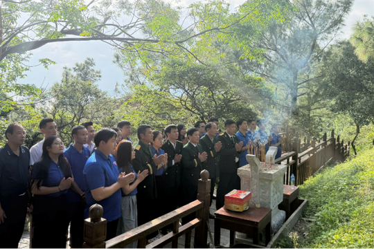 TAND tỉnh Quảng Trị dâng hương tưởng niệm Đại tướng Võ Nguyên Giáp