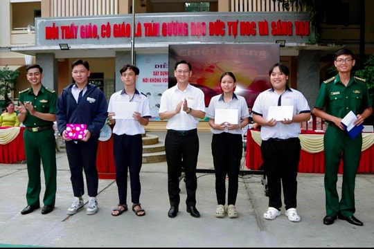 Cuộc thi “Rung chuông vàng” tự hào truyền thống QĐND Việt Nam