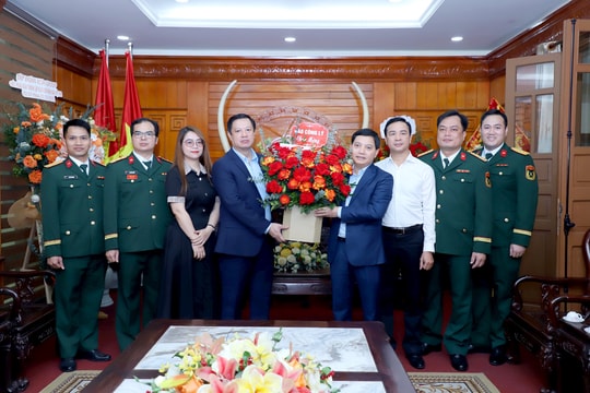 Lãnh đạo Báo Công lý chúc mừng Tòa án Quân sự Trung ương nhân ngày 22/12