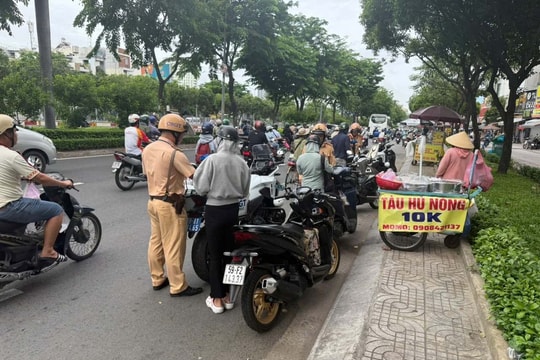 TP.HCM kết hợp công nghệ và tuần tra để chấn chỉnh vi phạm vỉa hè