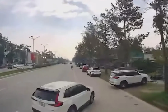 Tuân thủ quy định chuyển làn để bảo đảm an toàn giao thông