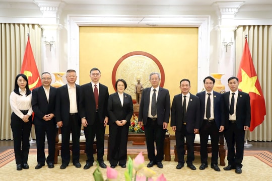 Đoàn TAND cấp cao Thượng Hải (Trung Quốc) thăm và làm việc tại TANDTC Việt Nam
