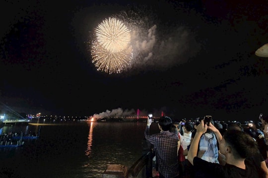 Cần Thơ tổ chức bắn pháo hoa chào mừng Lễ hội Văn hóa Sông nước 2025