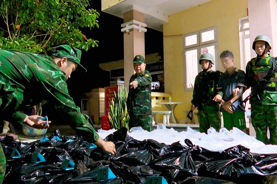 Bắt đối tượng dùng ô tô vận chuyển 15.000 gói thuốc lá ngoại nhập lậu