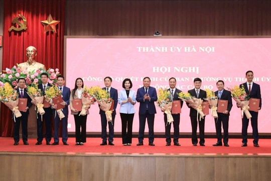Công bố 9 quyết định của Ban Thường vụ Thành ủy Hà Nội về công tác cán bộ