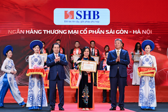 Hà Nội tặng Bằng khen SHB tại lễ tôn vinh doanh nhân, doanh nghiệp Thăng Long