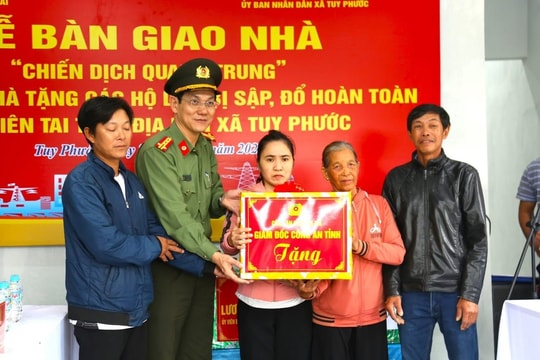 Công an tỉnh Gia Lai xây nhà mới cho người dân sau bão lũ
