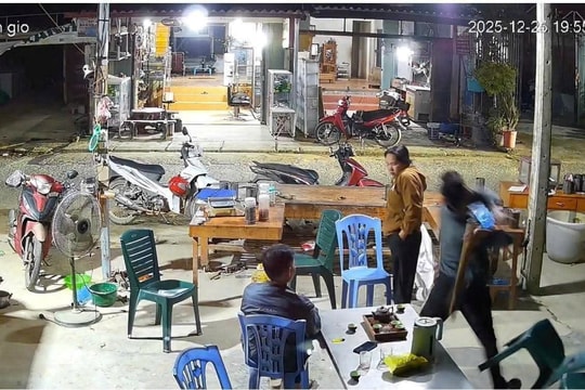 Mâu thuẫn vợ chồng, người đàn ông bị đâm tử vong