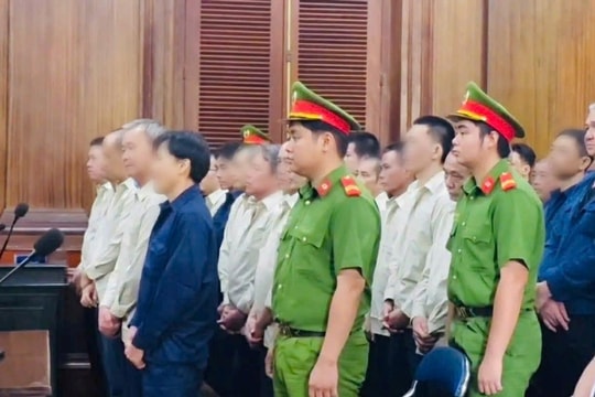Tuyên án đường dây buôn lậu hơn 1,7 triệu lít dầu