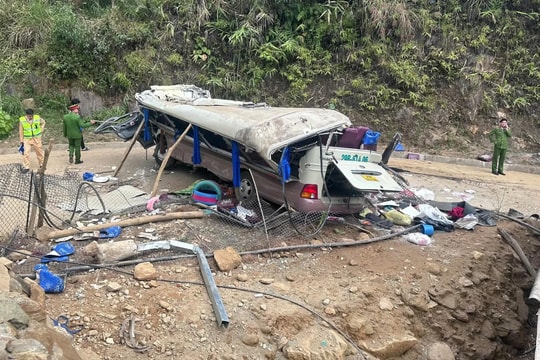 Thủ tướng chỉ đạo khắc phục hậu quả vụ tai nạn giao thông làm 9 người chết