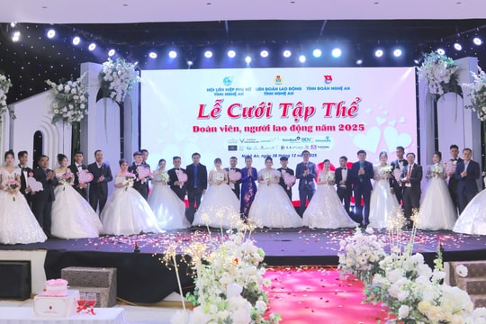 Ấm áp lễ cưới tập thể của 11 cặp đôi công nhân ở Nghệ An