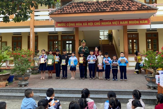 Đắk Lắk trang bị kỹ năng phòng, chống ma túy cho học sinh và lan tỏa tình yêu biển đảo