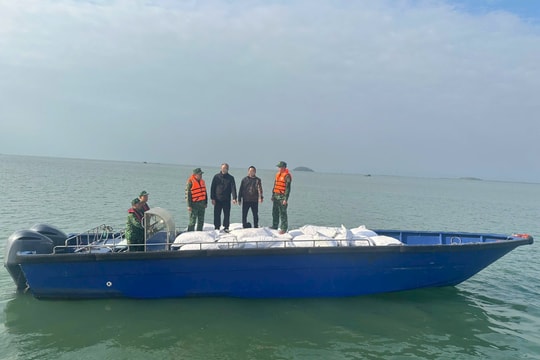 Biên phòng Quảng Ninh bắt 3 xuồng máy chở 27 tấn cau khô không rõ nguồn gốc