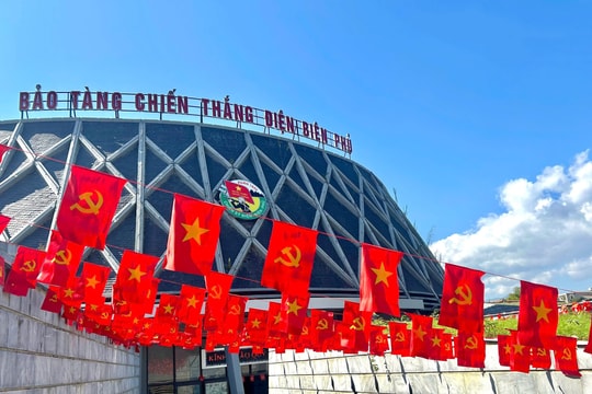 Điện Biên trong sắc đỏ chào đón Tết Dương lịch 2026