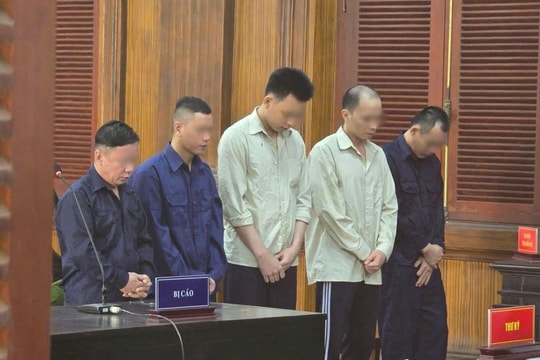 Tài xế cấu kết nhóm bạn lấy 3.436 túi xách hàng hiệu đem bán