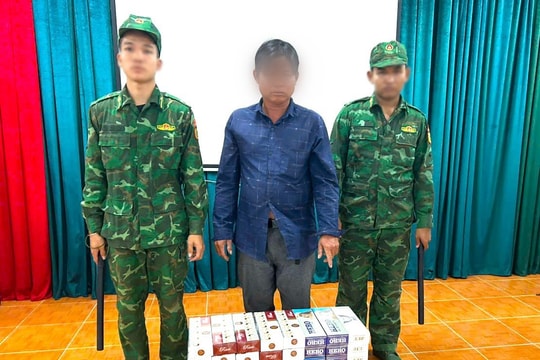 Bắt giữ đối tượng vận chuyển 800 gói thuốc lá lậu
