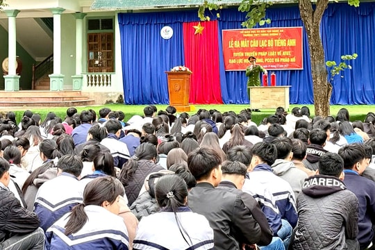 Tuyên truyền pháp luật, kỹ năng an toàn cho học sinh vùng cao