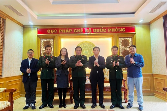 Báo Công lý tăng cường phối hợp công tác tuyên truyền pháp luật với Cục Pháp chế - Bộ Quốc phòng