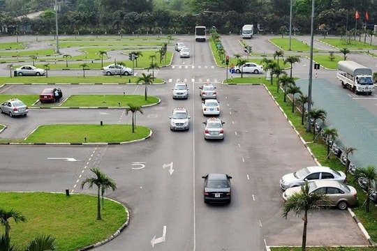 Công nhận 37 giáo viên dạy thực hành lái xe sau kiểm tra nghiệp vụ