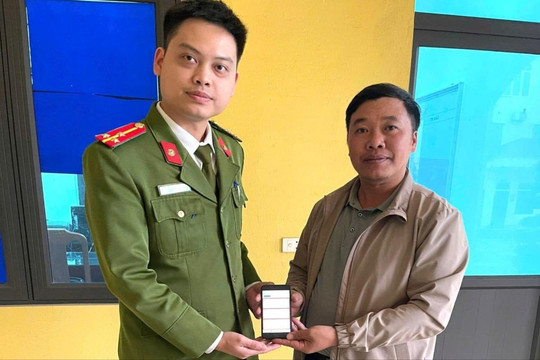 Công an giúp người dân nhận lại 700 triệu đồng do chuyển khoản nhầm