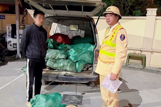 Kịp thời phát hiện, thu giữ gần 1 tấn chân gà bẩn